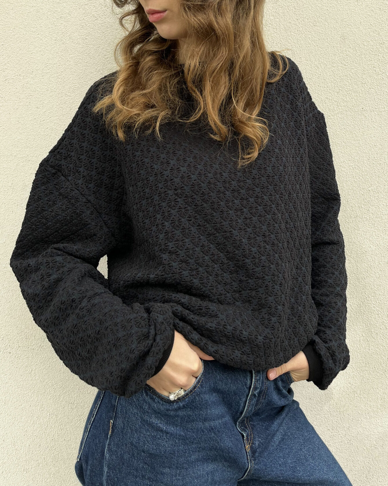 ŻAKARDOWA BLUZA TYPU CREWNECK <br> GRANATOWO-CZARNA - Image 3
